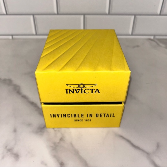 Pro Diver Men
Model 46320 - Men's Watch Quartz - Picture 6 of 7